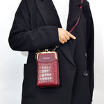 Vertikale Handyhülle mit Krokodilmuster