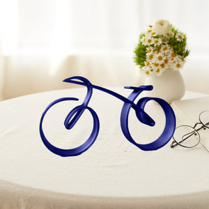Minimalistische Fahrradskulptur im Drahtrahmenstil