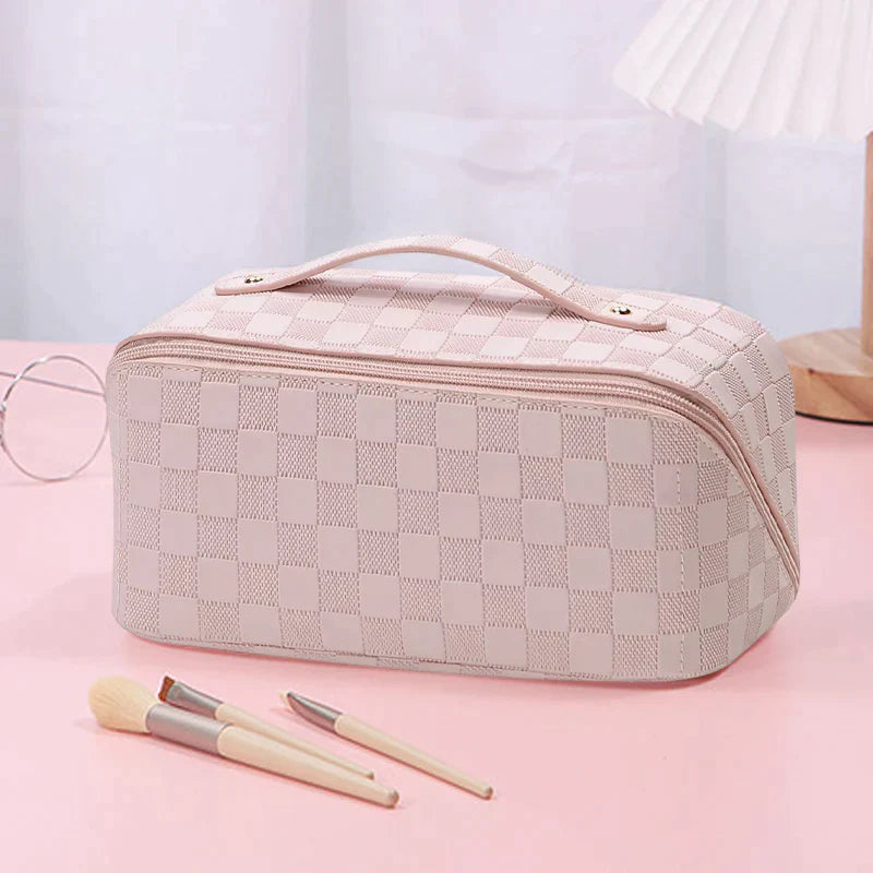 Kosmetiktasche im Retro-Karo