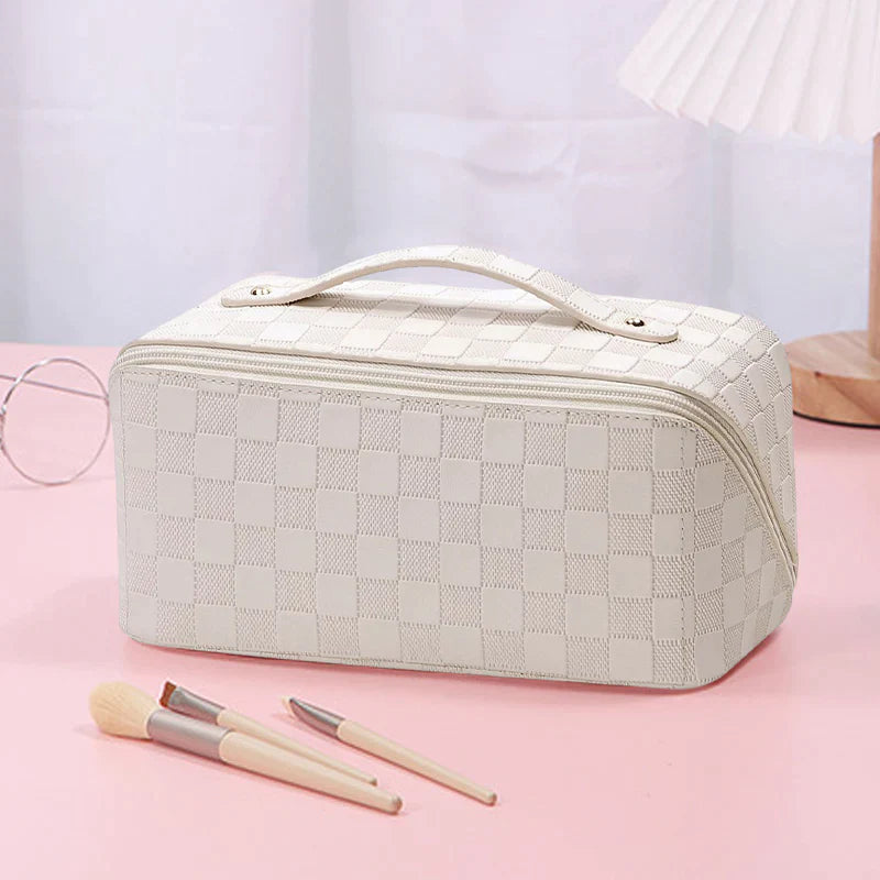 Kosmetiktasche im Retro-Karo