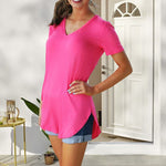 Lässiges Tee mit einfarbigem V-Ausschnitt und geschwungenem Saum Packs