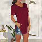 Lässiges Tee mit einfarbigem V-Ausschnitt und geschwungenem Saum Packs