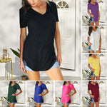 Lässiges Tee mit einfarbigem V-Ausschnitt und geschwungenem Saum Packs