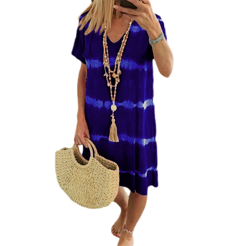 Kurzärmliges, lockeres T-Shirt-Kleid mit Batikmuster und Streifenmuster