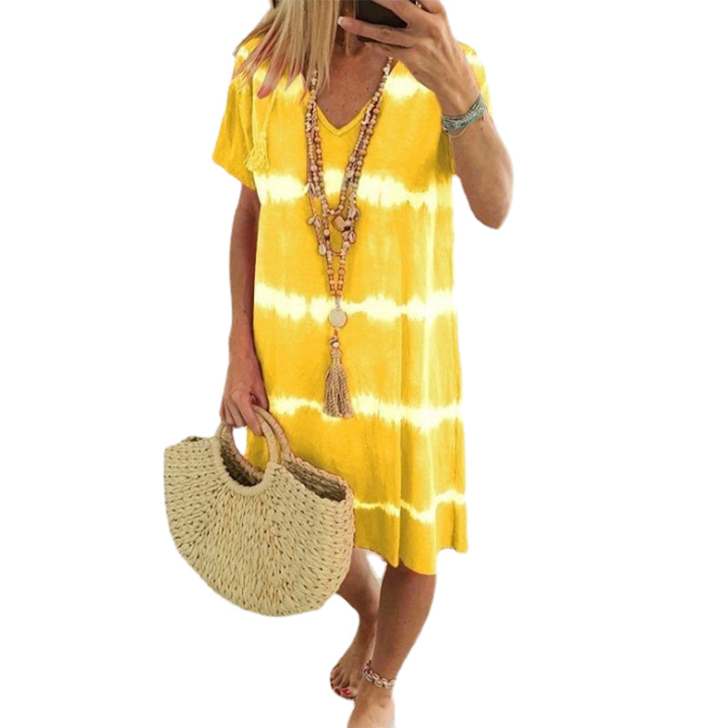 Kurzärmliges, lockeres T-Shirt-Kleid mit Batikmuster und Streifenmuster