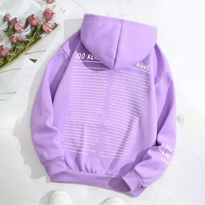 Sweatshirt '100 Gründe, am Leben zu bleiben'.