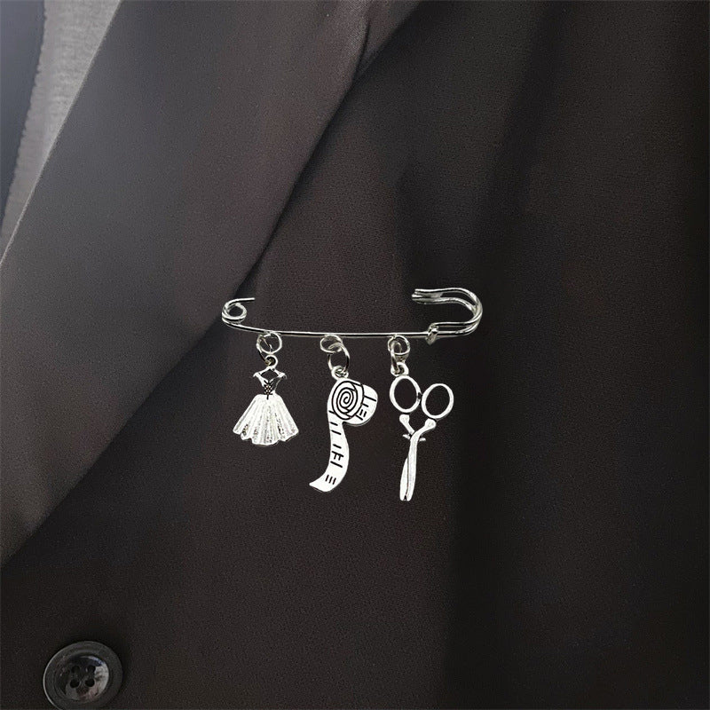 Gestrickte Näh-Charm Brosche