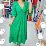 Lockeres einfarbiges Kleid mit V-Ausschnitt und hoher Taille