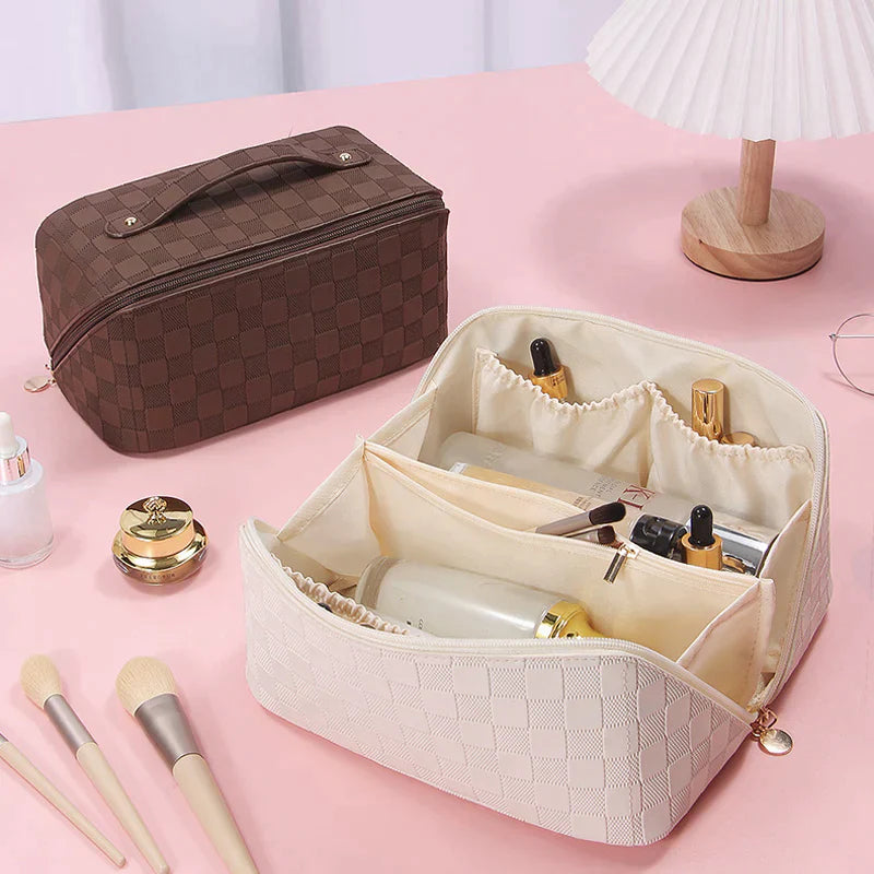 Kosmetiktasche im Retro-Karo