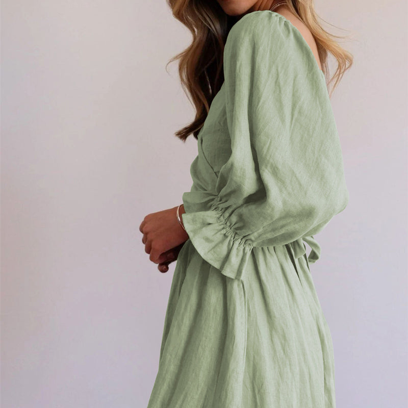 Kleid mit Rüschen und Laternenärmeln