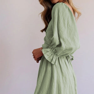Kleid mit Rüschen und Laternenärmeln